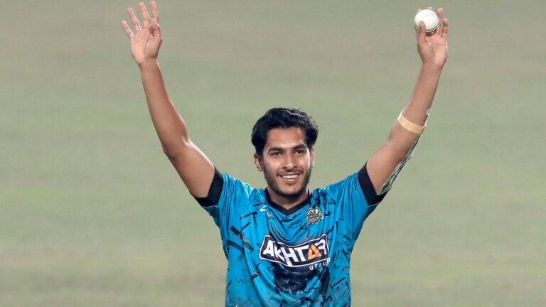 মৃত্যুঞ্জয়ের হ্যাটট্রিকে চট্টগ্রামের জয়